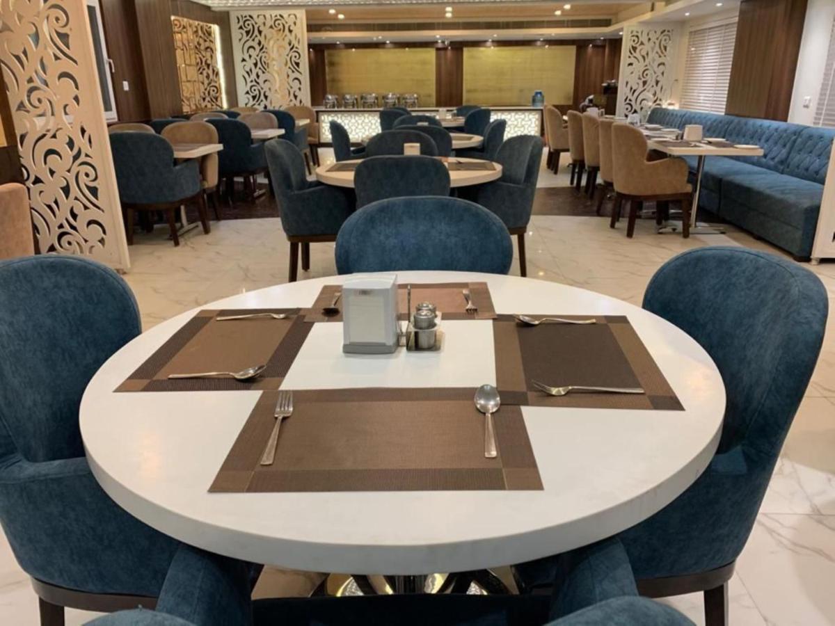 Airport Hotel Ramhan Palace Mahipalpur New Delhi Exteriör bild