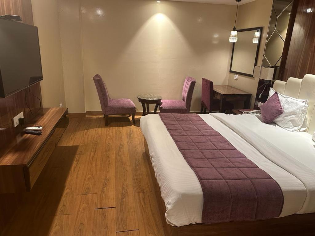 Airport Hotel Ramhan Palace Mahipalpur New Delhi Exteriör bild