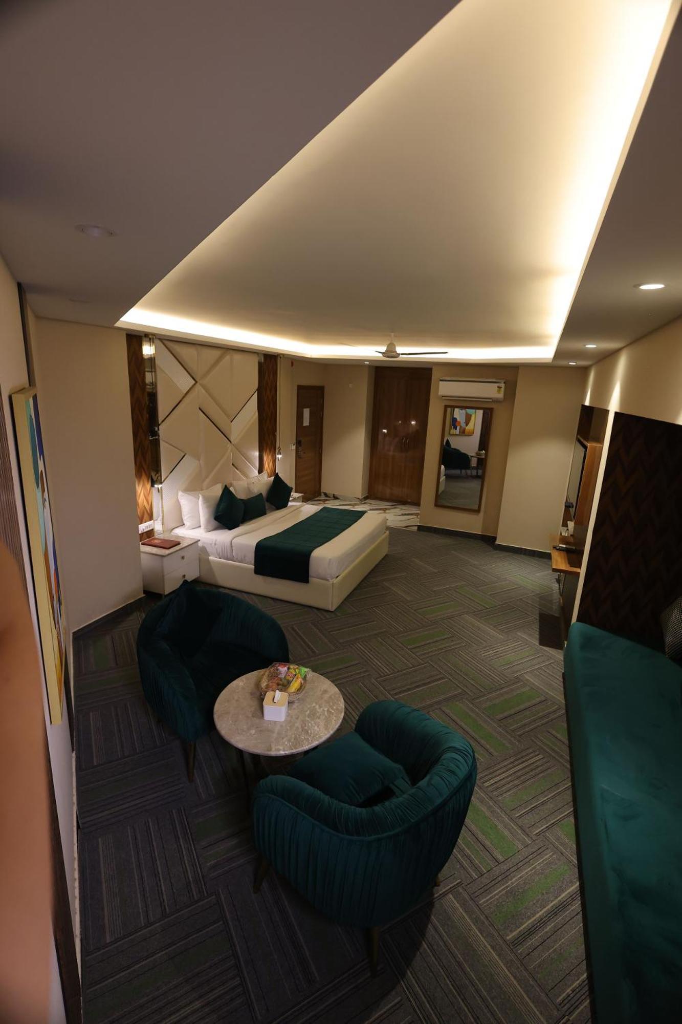 Airport Hotel Ramhan Palace Mahipalpur New Delhi Exteriör bild