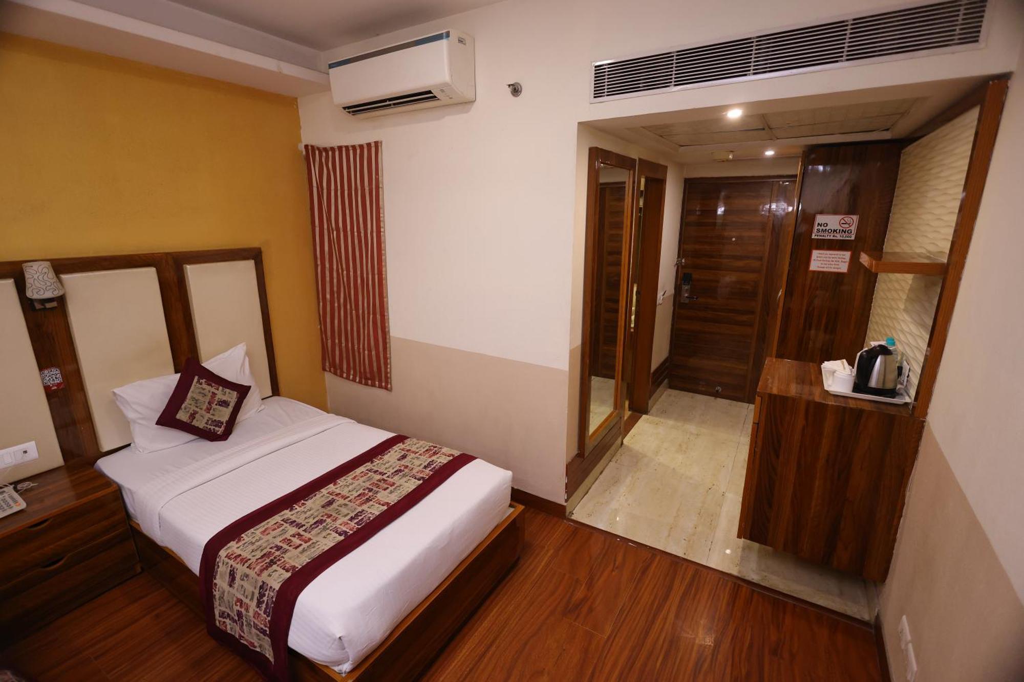 Airport Hotel Ramhan Palace Mahipalpur New Delhi Exteriör bild