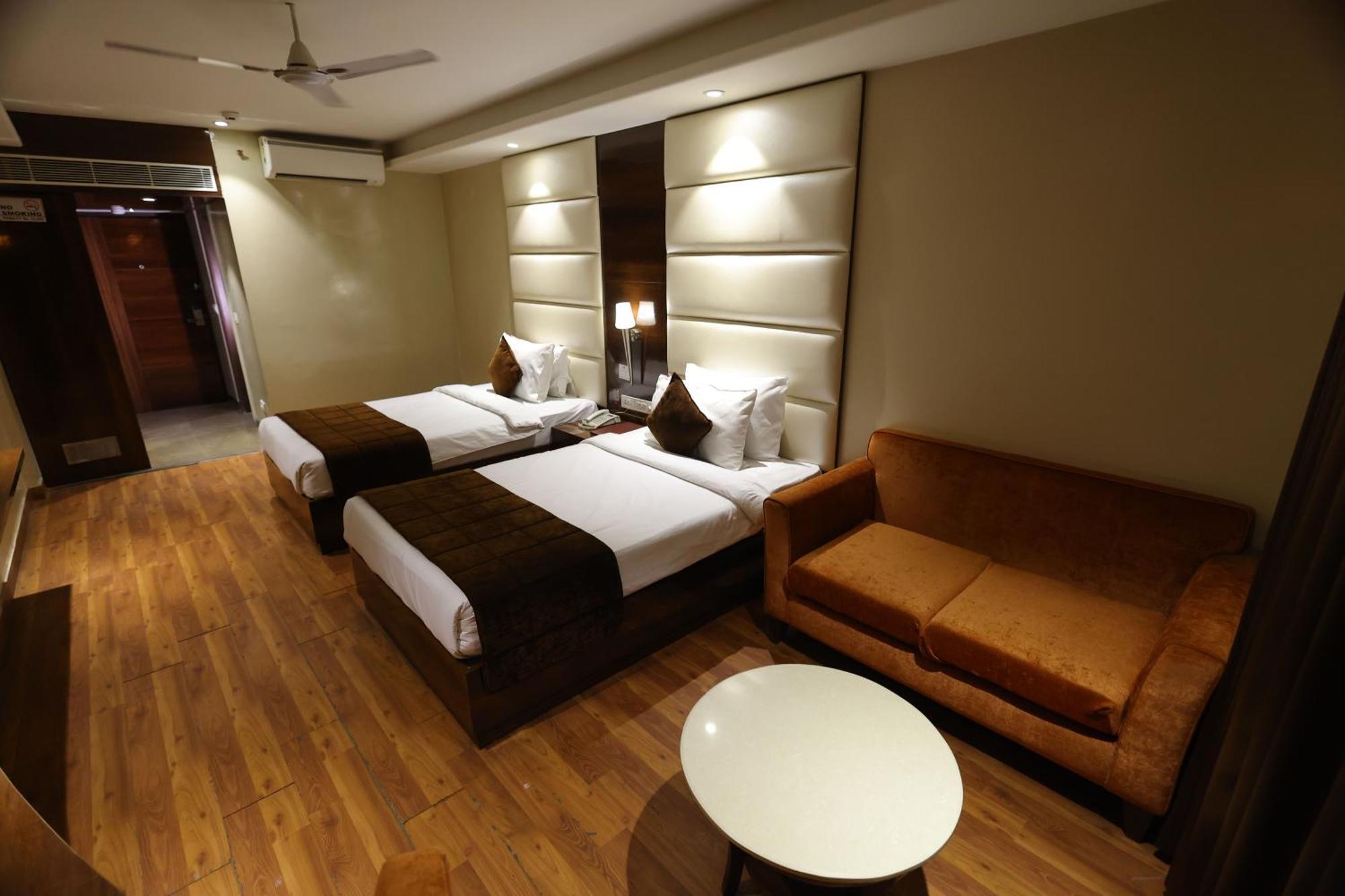 Airport Hotel Ramhan Palace Mahipalpur New Delhi Exteriör bild