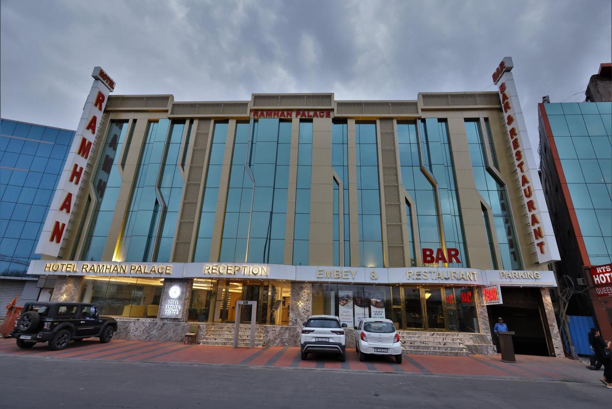 Airport Hotel Ramhan Palace Mahipalpur New Delhi Exteriör bild